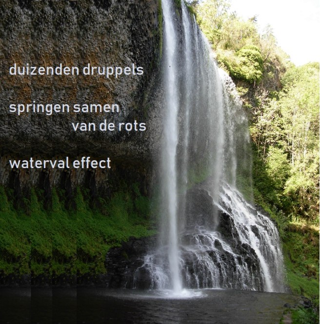 duizenden druppels / springen samen van de rots / waterval effect
